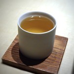 TTOAHISU - スペシャリテの「Wコンソメ」・・鴨やアゴ出しなどで丁寧に作られています。