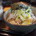 そば処 ひろ - 料理写真:東京つけ蕎麦：港屋の「冷たい肉蕎麦」とほぼ同じビジュアルじゃないか