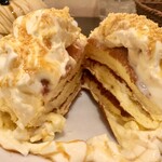 茶香 - 星(あかり)パンケーキ 北海道生クリーム、バナナ、クラッシュパイ、キャラメルソース 単品 1,480円 税込