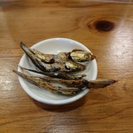 つけ麺 いちびり - 待ってる間に煮干しをいただく