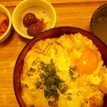 やきとり家 すみれ - ひなトロ親子丼　780円