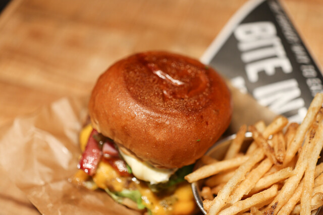 J.S. BURGERS CAFE Nagoya Mozo Ten photo 3