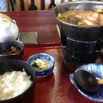 鮎忠 - 牛なべ定食 700円