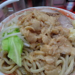 麺でる - このあぶらは旨いよ～