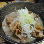 大衆串揚酒場 足立屋 - もつ煮込み