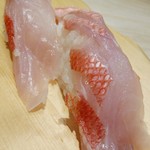 沼津魚がし鮨 流れ鮨 - 金目鯛＊湯霜造り・５４０円