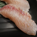 沼津魚がし鮨 流れ鮨 - いさき[地物]・３８０円