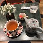 マルニ フラワー カフェ - 