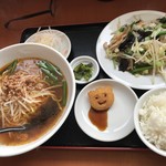 台湾料理 福味居 - 野菜炒めと台湾ラーメンのランチ