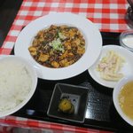 イナちゃん飯店 - 牛肉の四川麻婆豆腐定食（￥900）