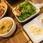 Chuukadokoro Seiten - ランチセットには、スープ、サラダ、お漬物、デザートがついています。コスパ良し(о´∀`о)