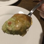 ビストロラドレ - アボカドムース、ズワイガニ、自家製オマールのコンソメジュレのせ1,500円＋税