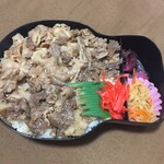 駅弁のあら竹 - モー太郎弁当は国産黒毛和牛のすき焼き丼