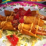 墨国回転鶏料理 - タキートス