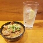 甲州屋酒場 - にこみとレモンサワー