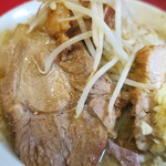 ラーメン二郎 - 豚