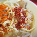 ラーメン二郎 - 粗挽き唐辛子投下～♪