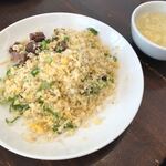 紅虎餃子房 - 牛タンチャーハンスープ付き(1280円)