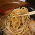 王時計 - 辣油を投入し啜る