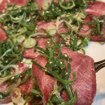 十八番 - 一枚ずつ掬って焼いていきます