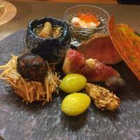 季節料理 姿 - 秋バージョンは、
                    栗に見立てた前菜など本当に細やかな心が現れているの。
                    相変わらず、ホスピタリティも最高です！