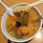 ラーメン山村 - 麺のリフトアップ