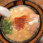 ボクの「ラーメン」（890円）。キレイなレイアウト。