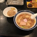 東京ラーメン ラ・ヌイユ - 東京らーめん＋半炒飯（８５０円）