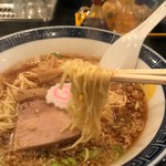 東京ラーメン ラ・ヌイユ - 細い縮れ麺