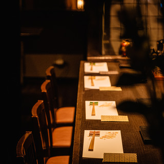 ◆おひとり様もお気軽に！目の前で調理が見えるカウンター席