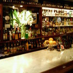 アスコット - 白い大理石のカウンターは広い！！ゆったりとお使いください。