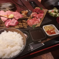肉匠 牛虎 西中島店 - 