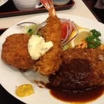 キッチンスズキ - メンチ、カニクリームコロッケ、海老フライ