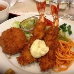 キッチンスズキ - 海老フライ、カニクリームコロッケ
