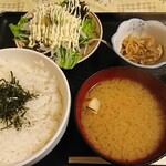 てんぺい - 「まかない定食パート2」、いわゆる「お刺身の漬け丼へのサラダのせstyle」です。