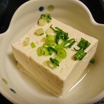 てんぺい - 冷奴。冷奴に特徴はありませんよね。(笑)