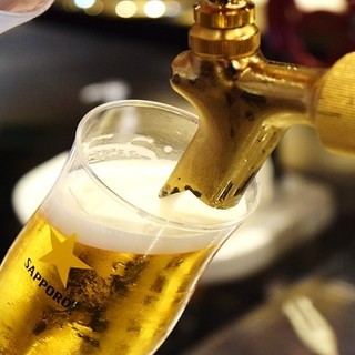 スタッフが自信をもってお届けするクラフトビールは種類が豊富。