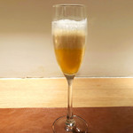 菊芋のスープをセンターに上にミルクの泡('19.10月下旬) 