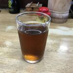 きくや - うどんを注文すると、お茶も付いて来る