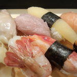 八千代寿司 三共店 - 特上生寿司の面々