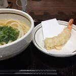 デパ地下さぬきうどん店 - 海老は肉厚です