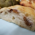 ブーランジェリーランプパティスリーシオン - 栗とクルミのリュスティック断面