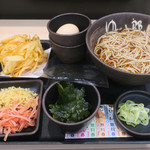 Yude tarou - 朝そば（玉子）360円、焼きのり100円、ワカチェン、クーポンかき揚げ