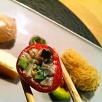 野嵯和 - プチトマトの中に沢山の食材が入ってます。