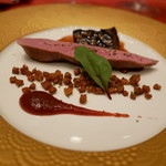 ホテルオークラレストラン新宿 ワイン＆ダイニング デューク - バルバリー鴨のロースト　イチジクとシェリービネガーの香り