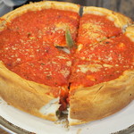 Giordano's - ディープディッシュピザ