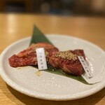 焼肉ホルモンやば - 厚切りハラミ、厚切りカルビ