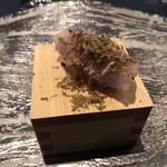 Restaurant Yoshi's High - 刺身にトリュフと昆布を添えたもの