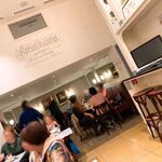 Café Kreutzkamm - ビアレストラン同様、若いスタッフのサービスは非常に雑。