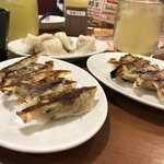 Gyouzashokudoumaruken - 焼餃子にんにく有にんにく無水餃子